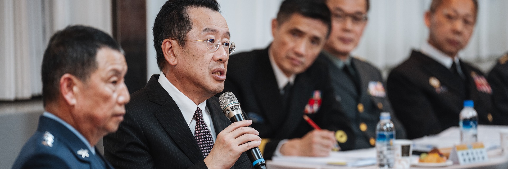 輪播圖-國防部媒體聯誼茶敘　顧部長說明國防政策方向